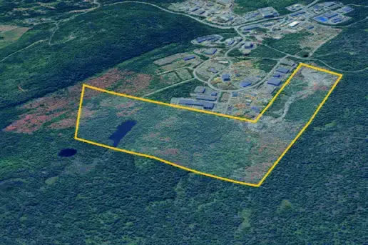 Kragerø Næringpark - Området sett fra nordsiden. Utsnittet viser ca tomtegrense for utbygging. Nye E18 er ikke tegnet inn